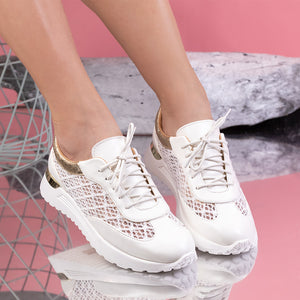 Дамски маратонки Carry - White