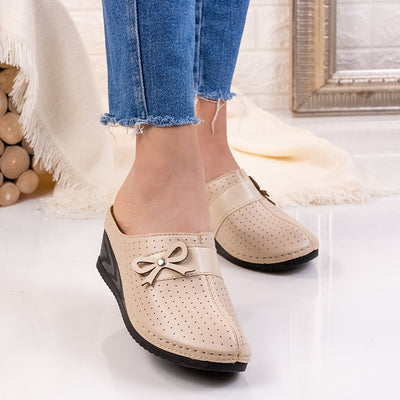Дамски чехли на платформа Salmina - Beige