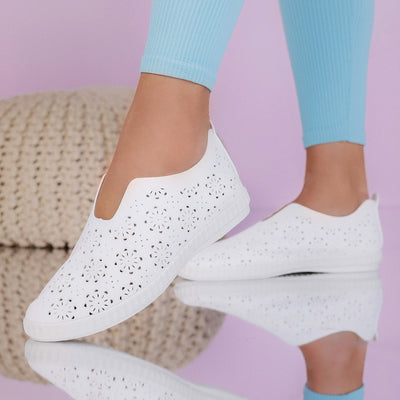 Дамски обувки Clavdia - White