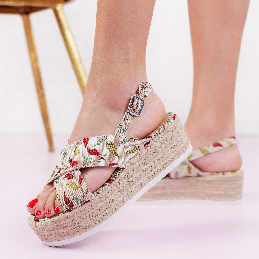 Дамски сандали на платформа Adrina - Beige