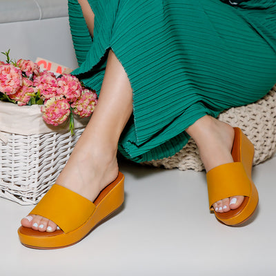Дамски чехли на платформа Makkena - Yellow