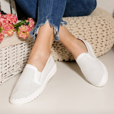 Дамски обувки Fiola - White