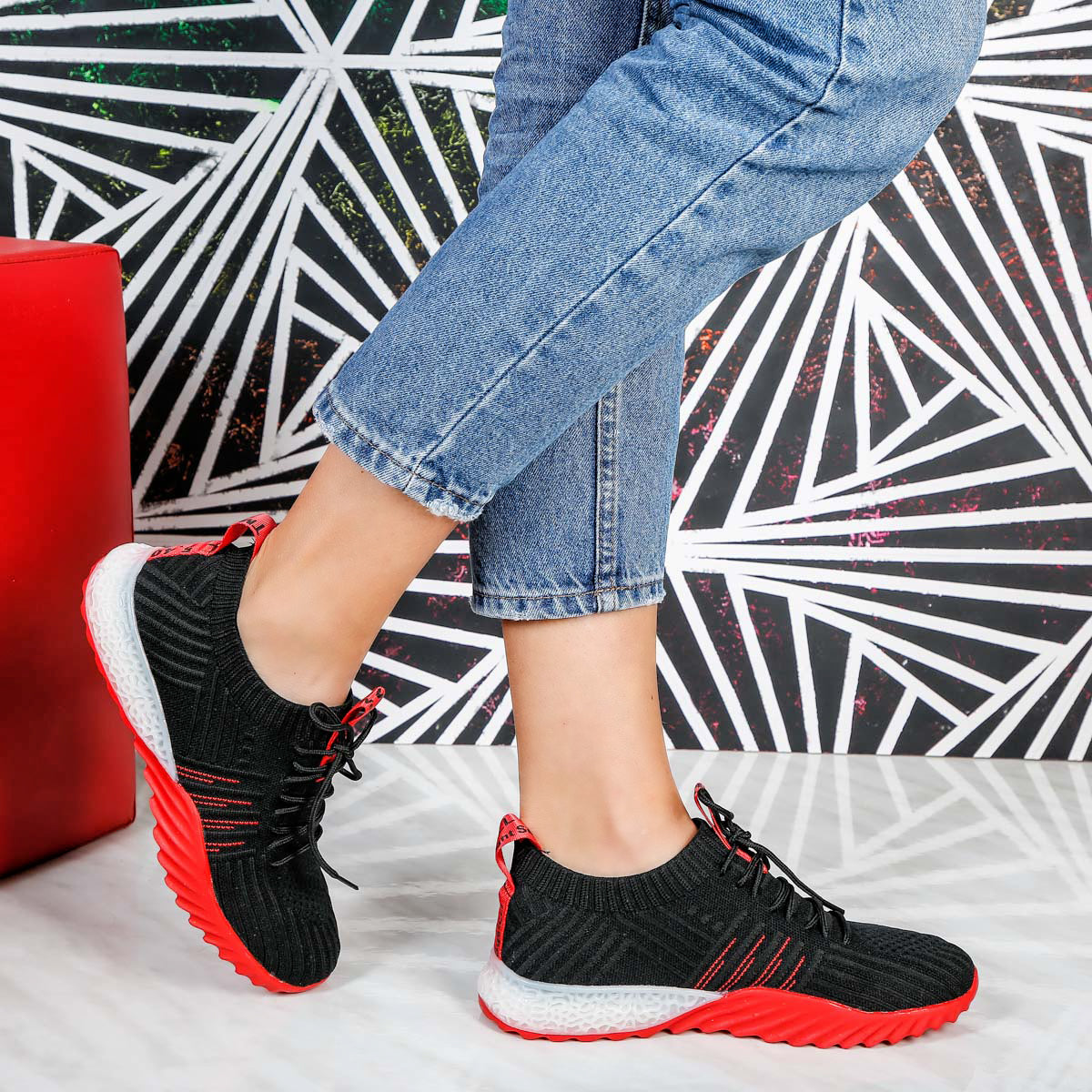 Дамски маратонки Sidney - Black/Red