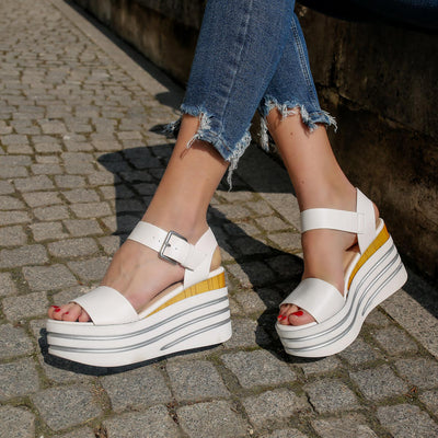 Дамски сандали на платформа Daphie – White