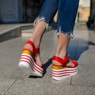 Дамски сандали на платформа Daphie – Red