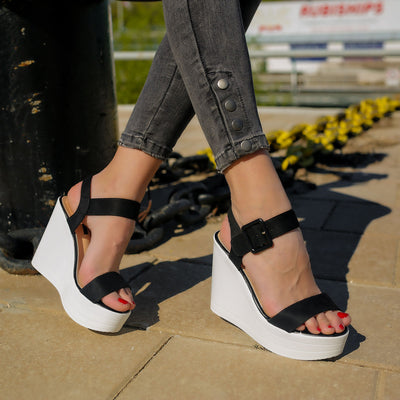 Дамски сандали на платформа Roberta  – Black