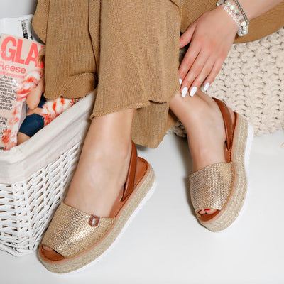 Дамски сандали на платформа Daniella - Gold