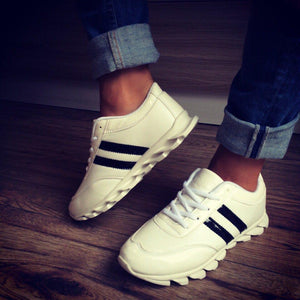 Маратонки August - White